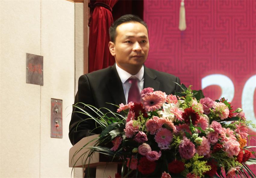 集团副总、纪委副书记张成彪同志作问鼎线上平台,问鼎（中国）“关于2018年违纪违规及重大事故责任单位的通报及处理决定”